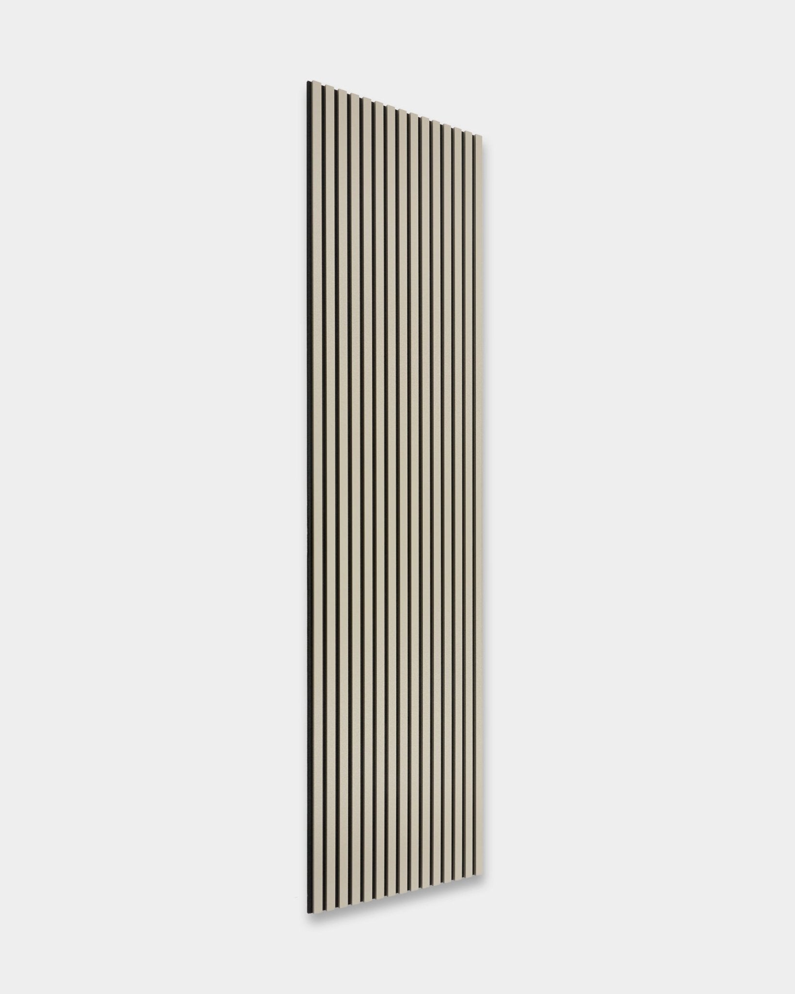The Hue | Akupanel / Stone van WoodUpp: hoog, rechthoekig akoestisch lattenwandpaneel, vertical black en witte strepen, 240x60 cm, Nordisch minimalistisch design.